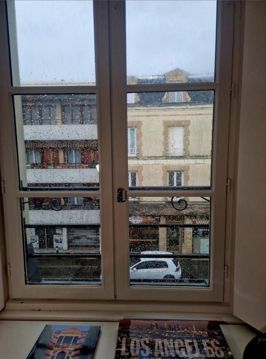 Chez Valerian, Gare De